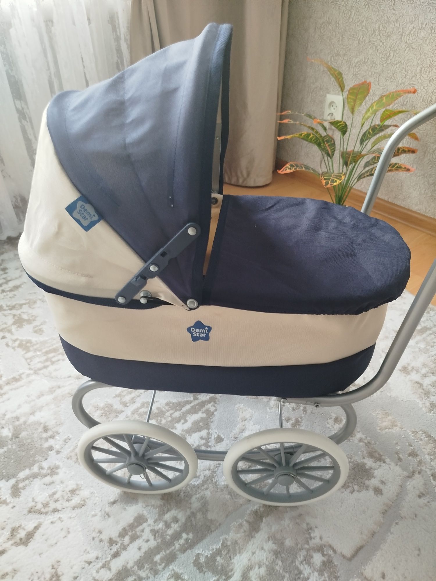 Продам детскую коляску для кукол