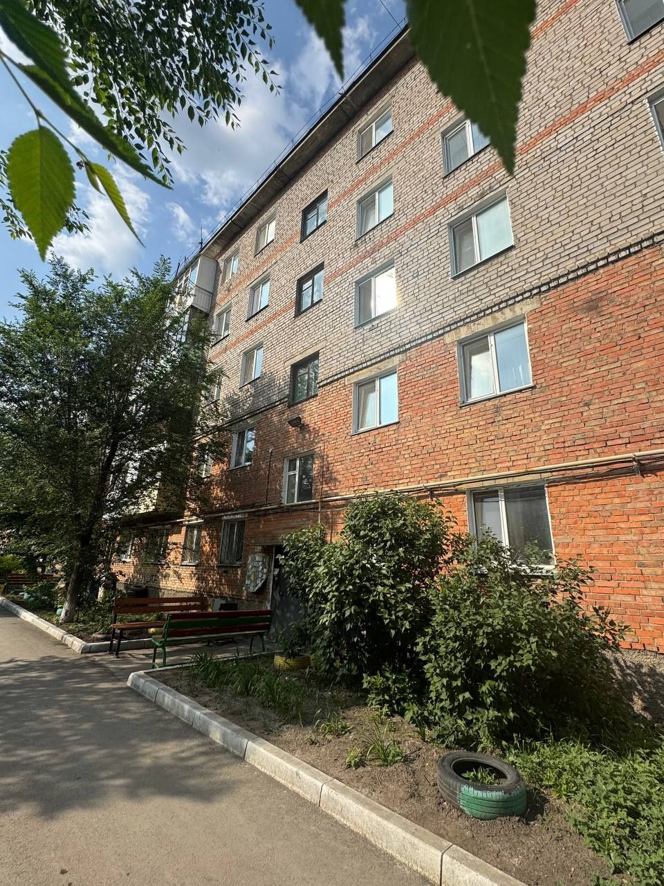 Продается уютная двухкомнатная квартира, рядом ЖД больница