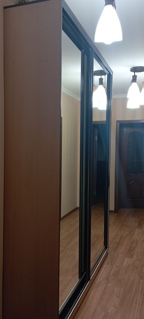 Шкаф купе зеркальный В 2.47*Ш 2.10; глуб 45 см