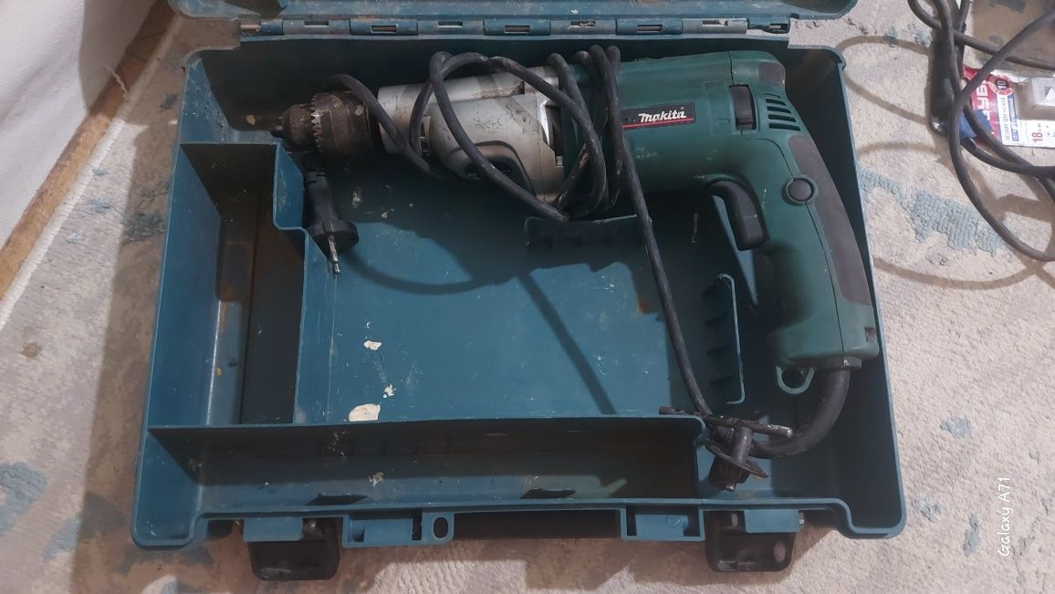 Дрель Makita HP2070