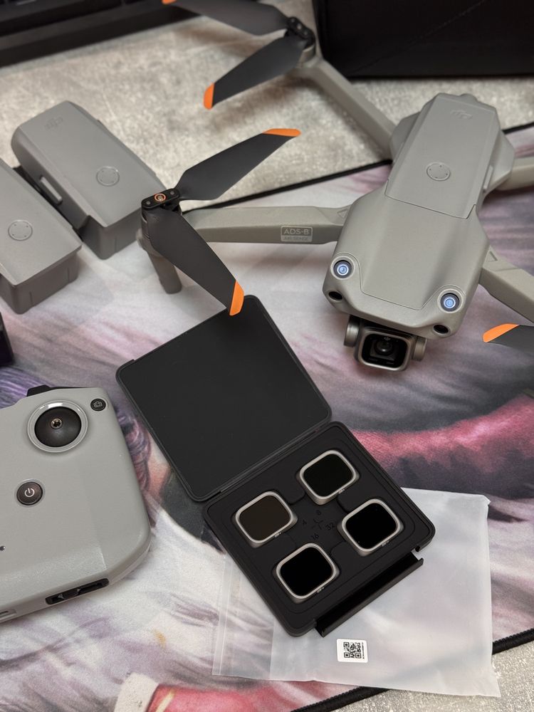 Дрон DJI Air 2S Fly More Combo серый