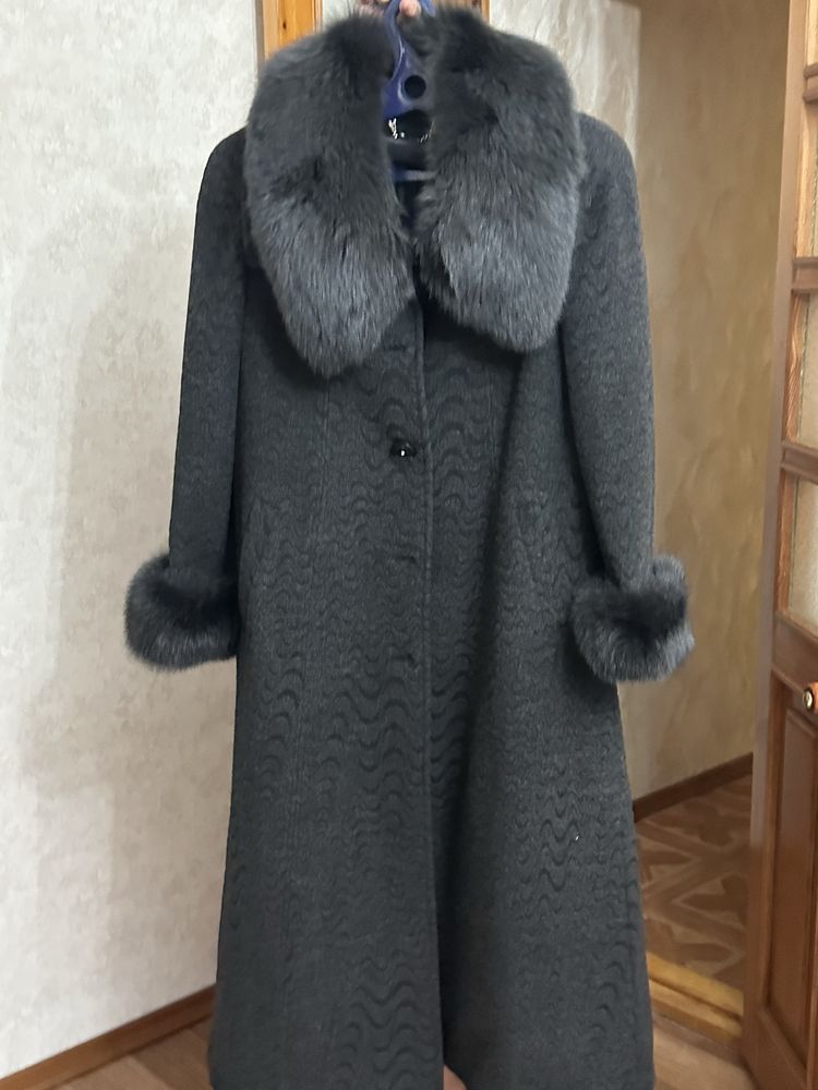 Продам зимнее пальто