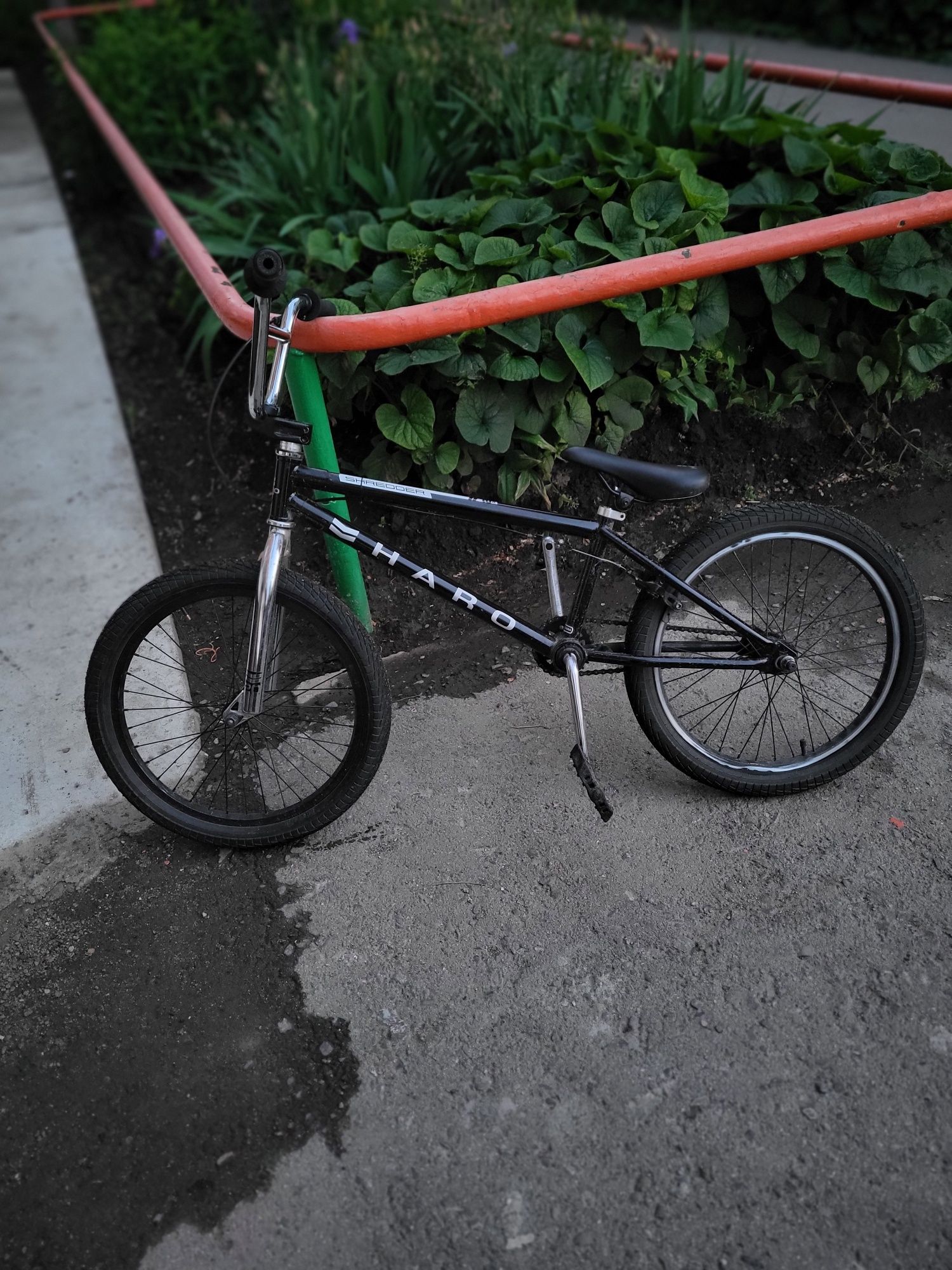 BMX Haro Shreder Pro.