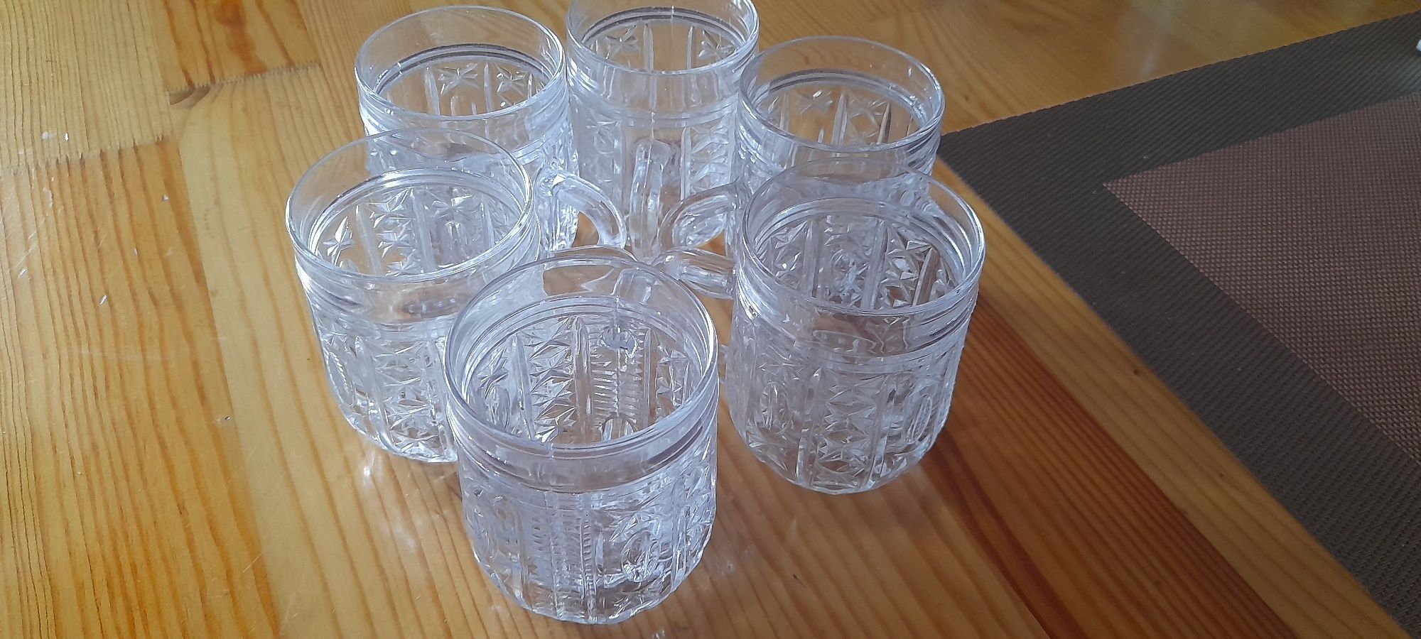 Продам Хрустальные стаканчики 6 штук.