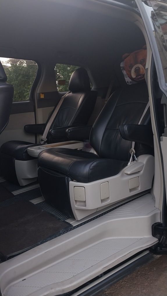 Toyota Estima 3.5 4WD