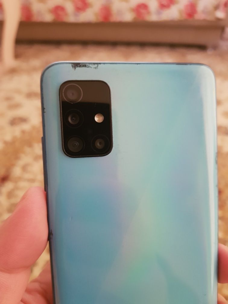 Samsung A51 идеальное состояние