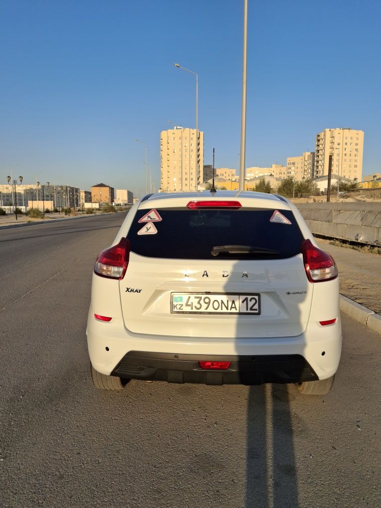 LADA XRAY — . Популярный городской хетчбэк. Надежные основные узлы