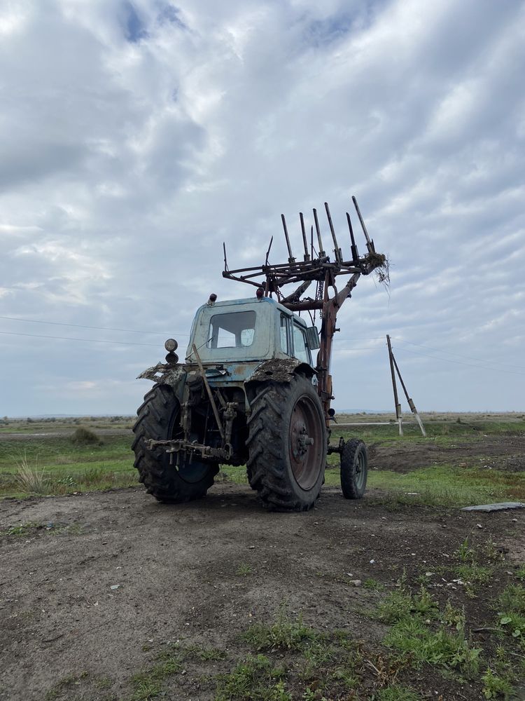 Продам трактор с комплектом