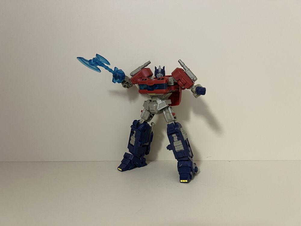 Optimus prime ONE studio series оригинал