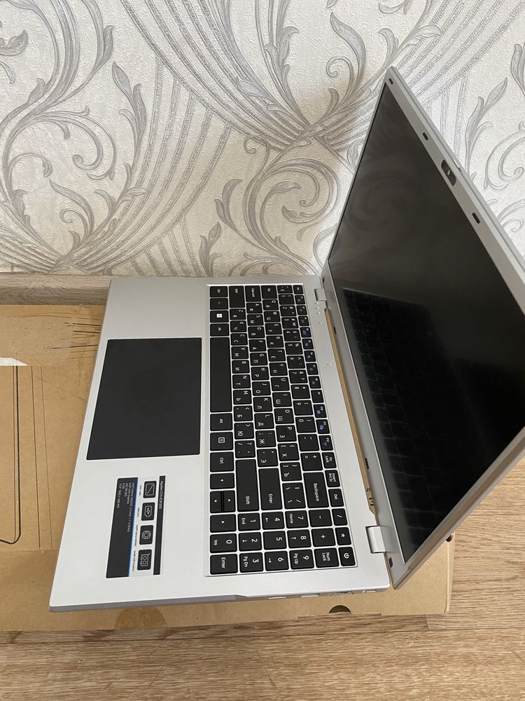 Ноутбук DEXP Aquilon C15 новая