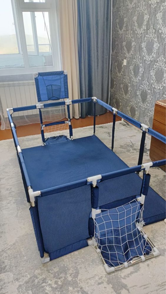 Продам манеж новый