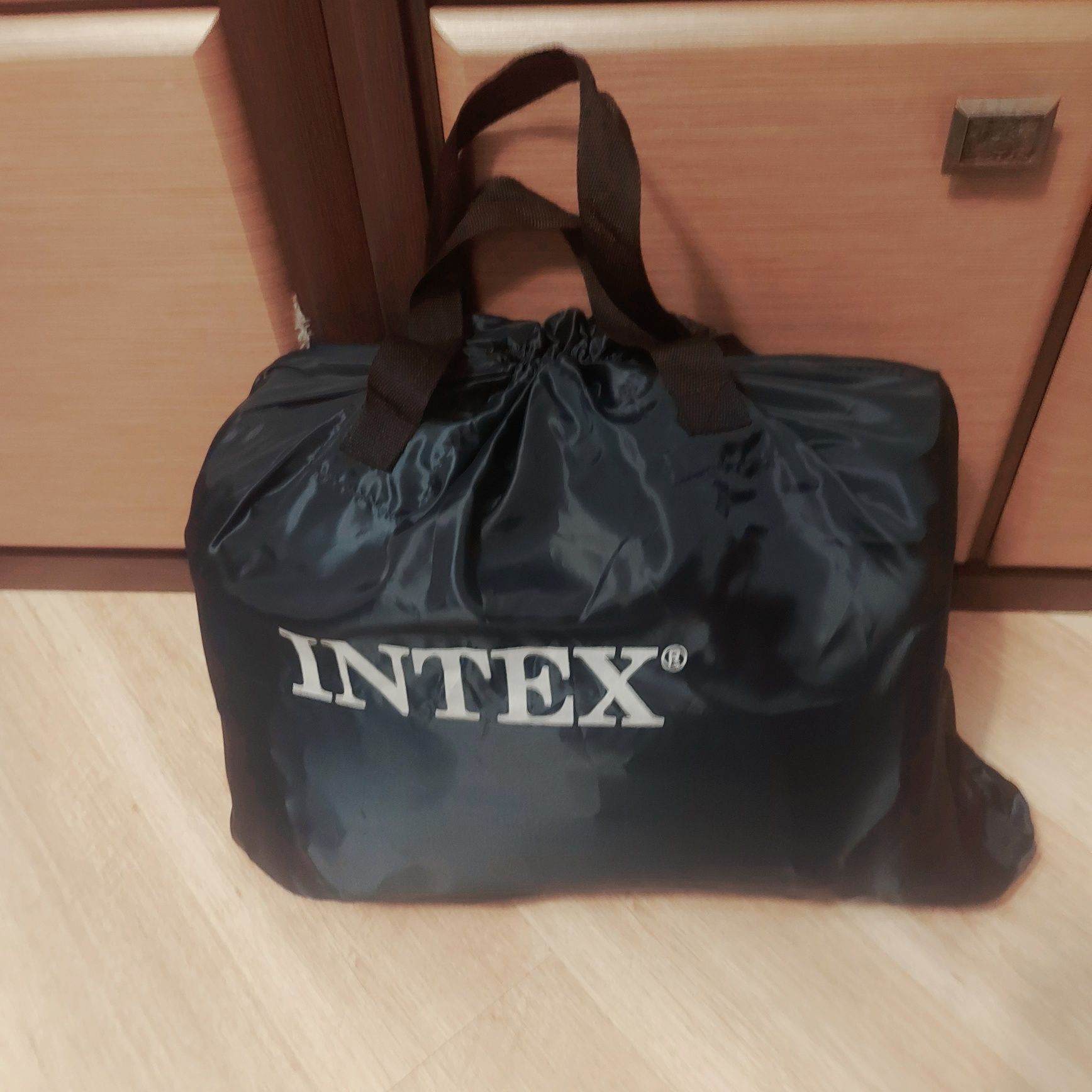 Надувной матрас INTEX Dura-Beam DELUXE (Twin) 64488NP