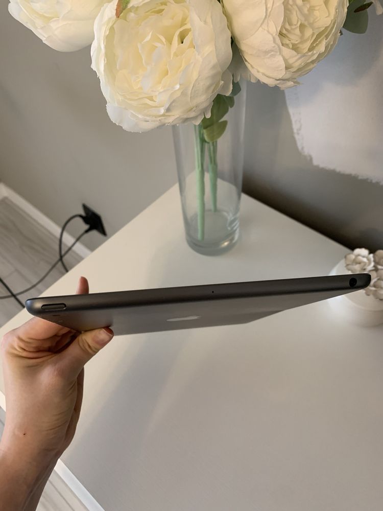 Apple IPad 2021 года 9го поколения | 64 GB | Wi-Fi