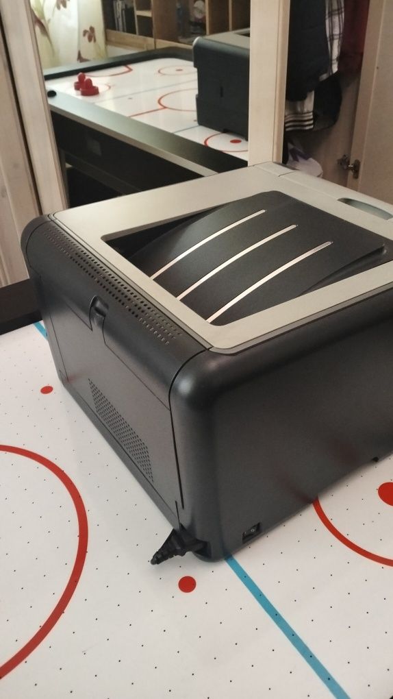 Принтер HP color laserjet cp1515n