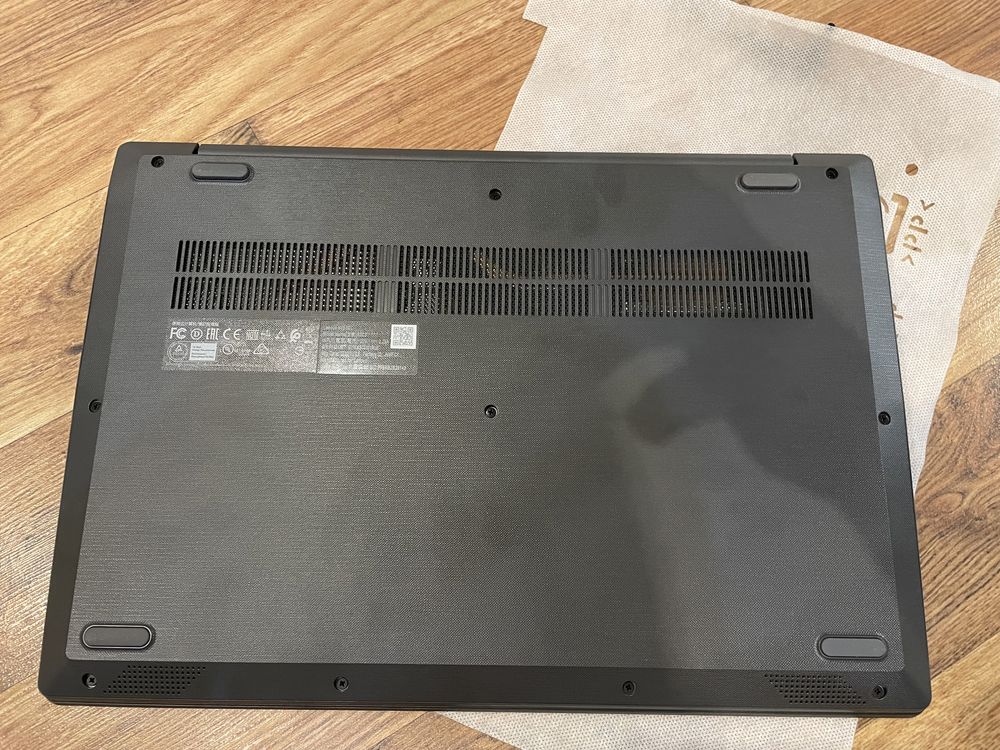 Ноутбук Lenovo v15 ssd 256gb новый