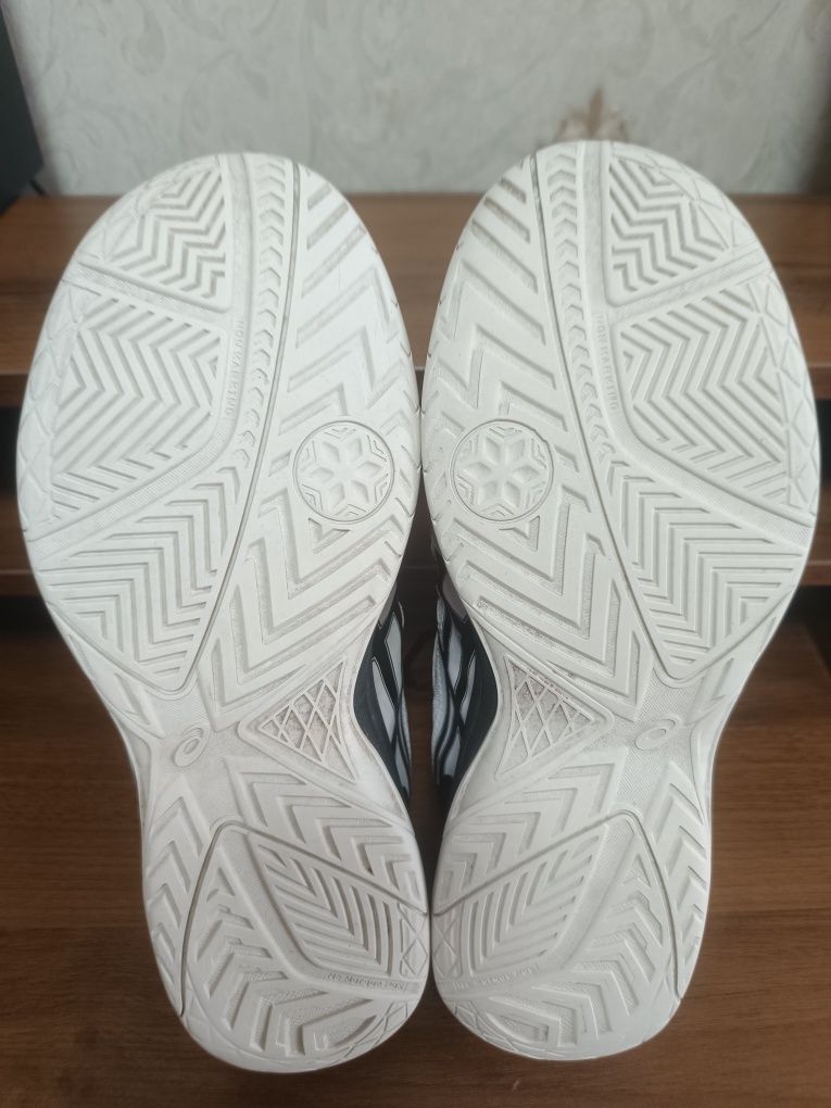 Asics court slide2
