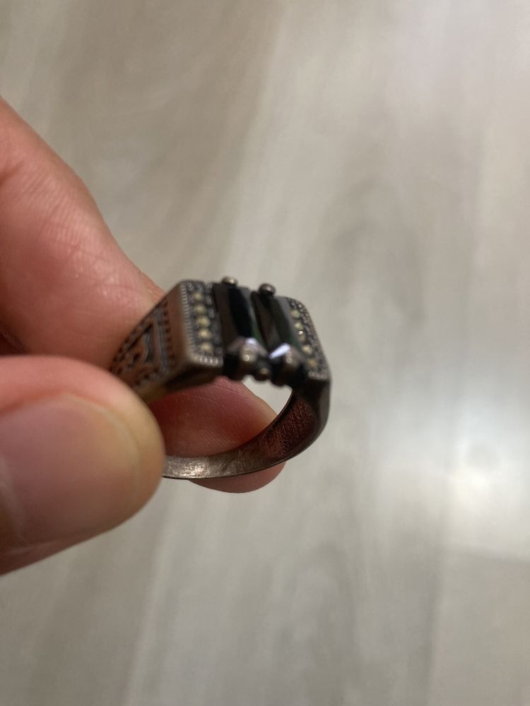 Продам кольцо серебряное мужское