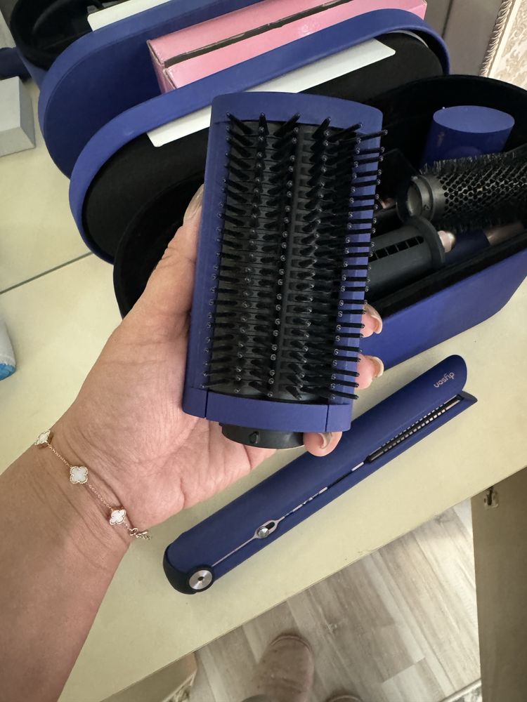 Продам Dyson long airwrap HS05