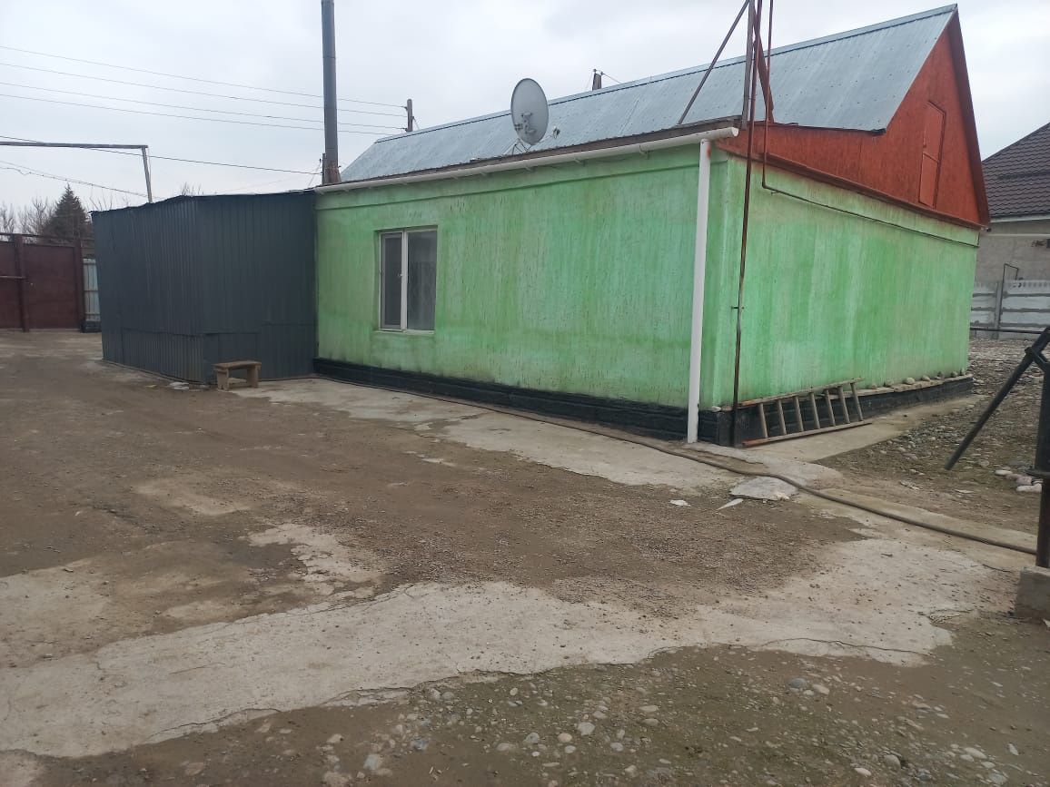 Продается дом в селе Ровное с участком 20 соток