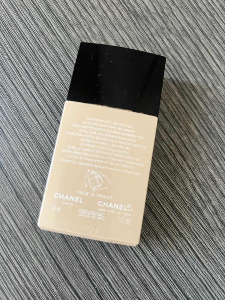 Тональный Chanel lumiere aqua