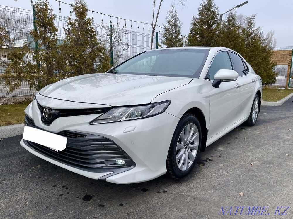 Накладка порог на Toyota Camry 70 /Тойота Камри 70