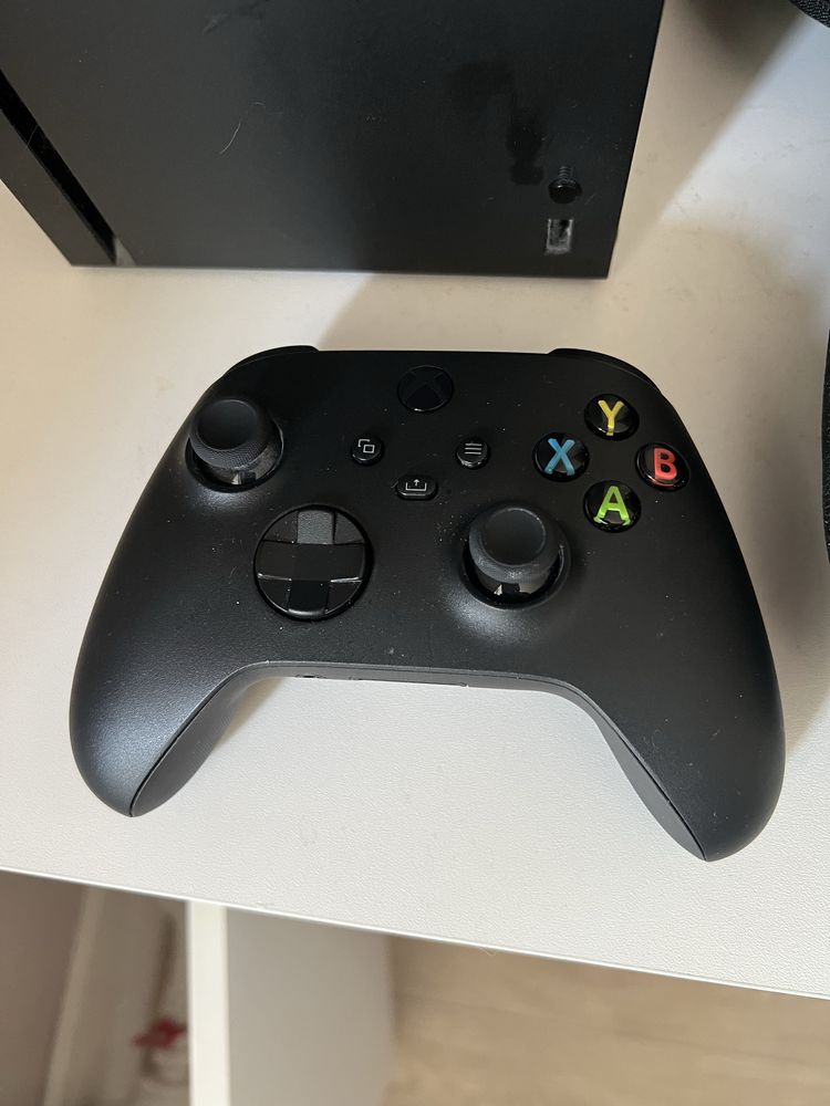 Продам приставку Xbox series X