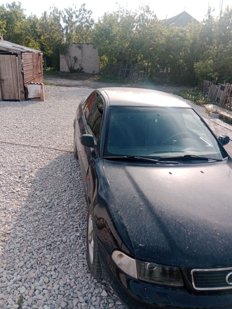 Продаю Ауди А4 в5