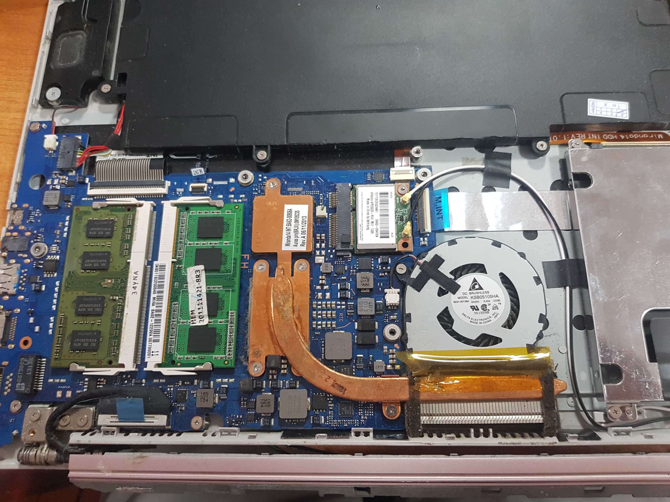 Ноутбук Samsung i 5 NP530 U4E (по запчастям или целиком)