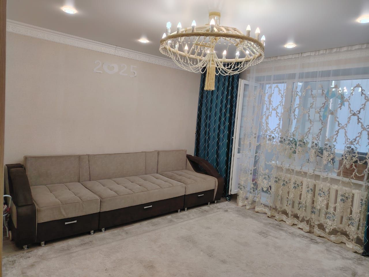 Продам 4 ком. кв. с мебелью по адресу 6-86, 4 этаж из 9.