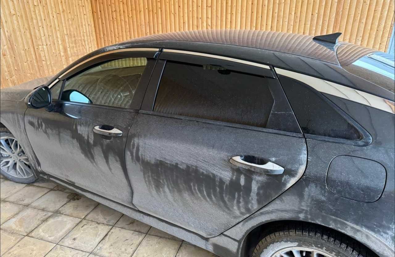 Ветровики Kia K5 новые с хром молдингом дефлекторы Киа К5