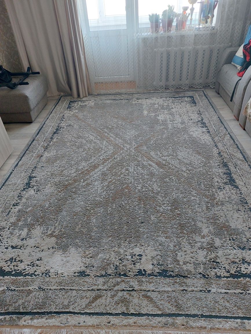 Продам Ковёр ...