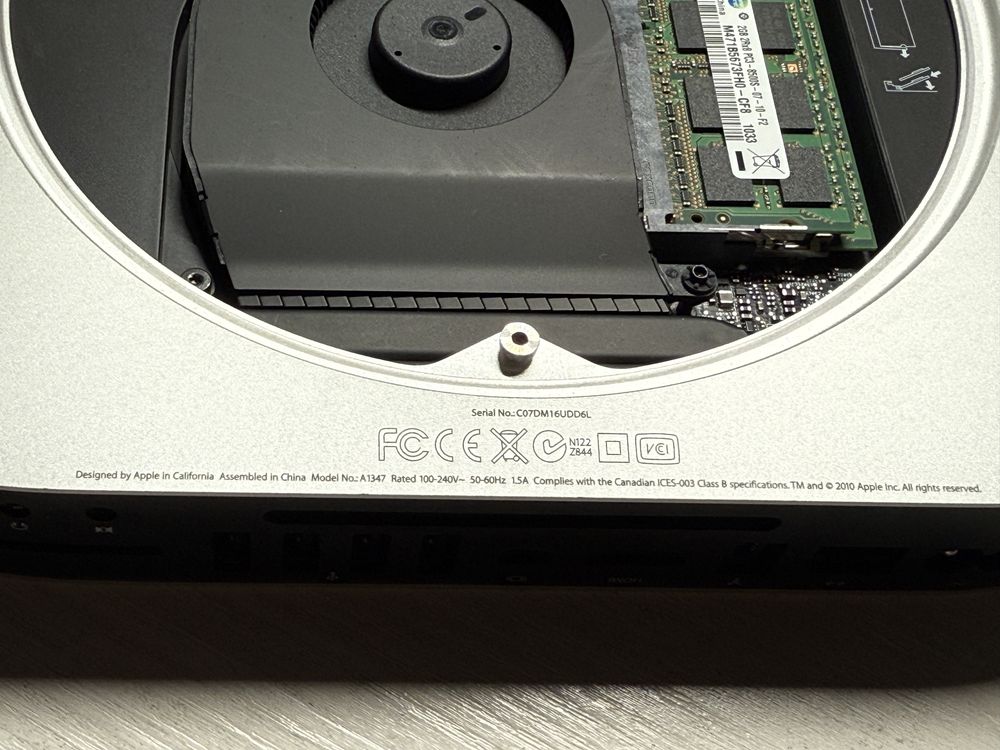 Mac mini 2010 года