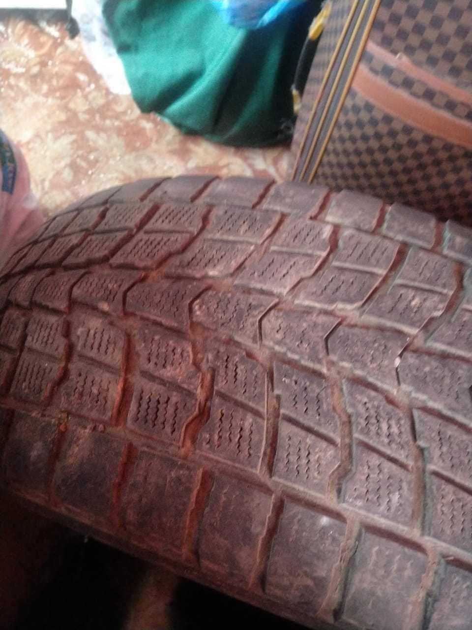 срочно продам зеркало и шины  и диски