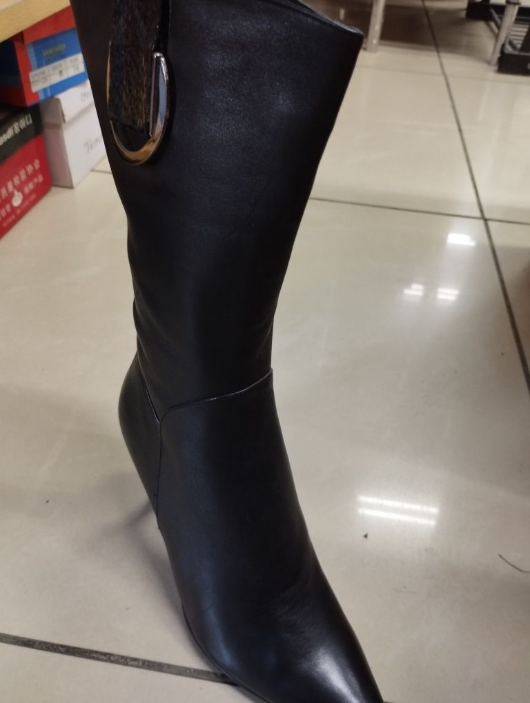 Продам женскую обувь