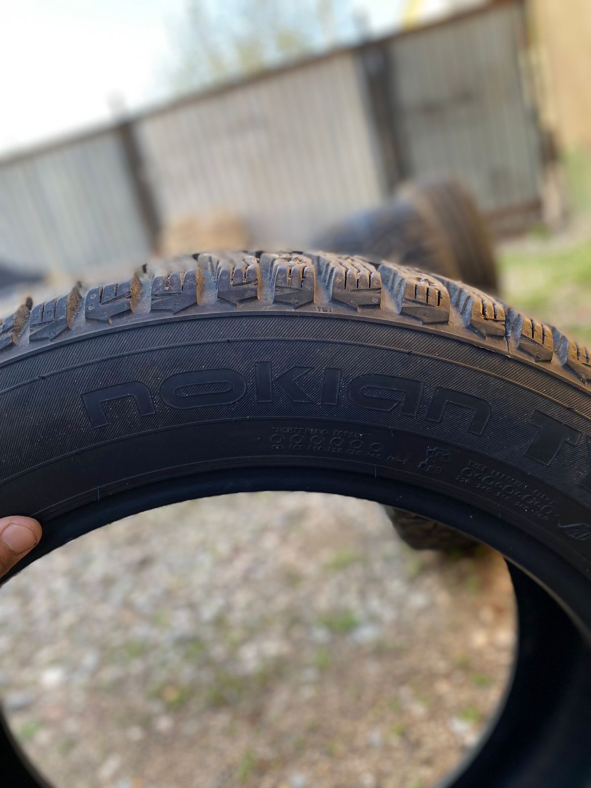 Продам  диски  шины комплект Nokian Hakkapeliitta Michelin