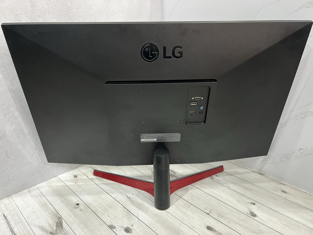 Монитор LG 32/75Гц