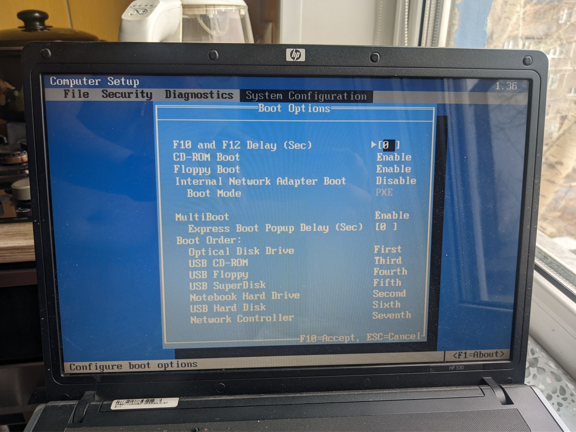 Продам ноутбук HP 530 на запчасти
