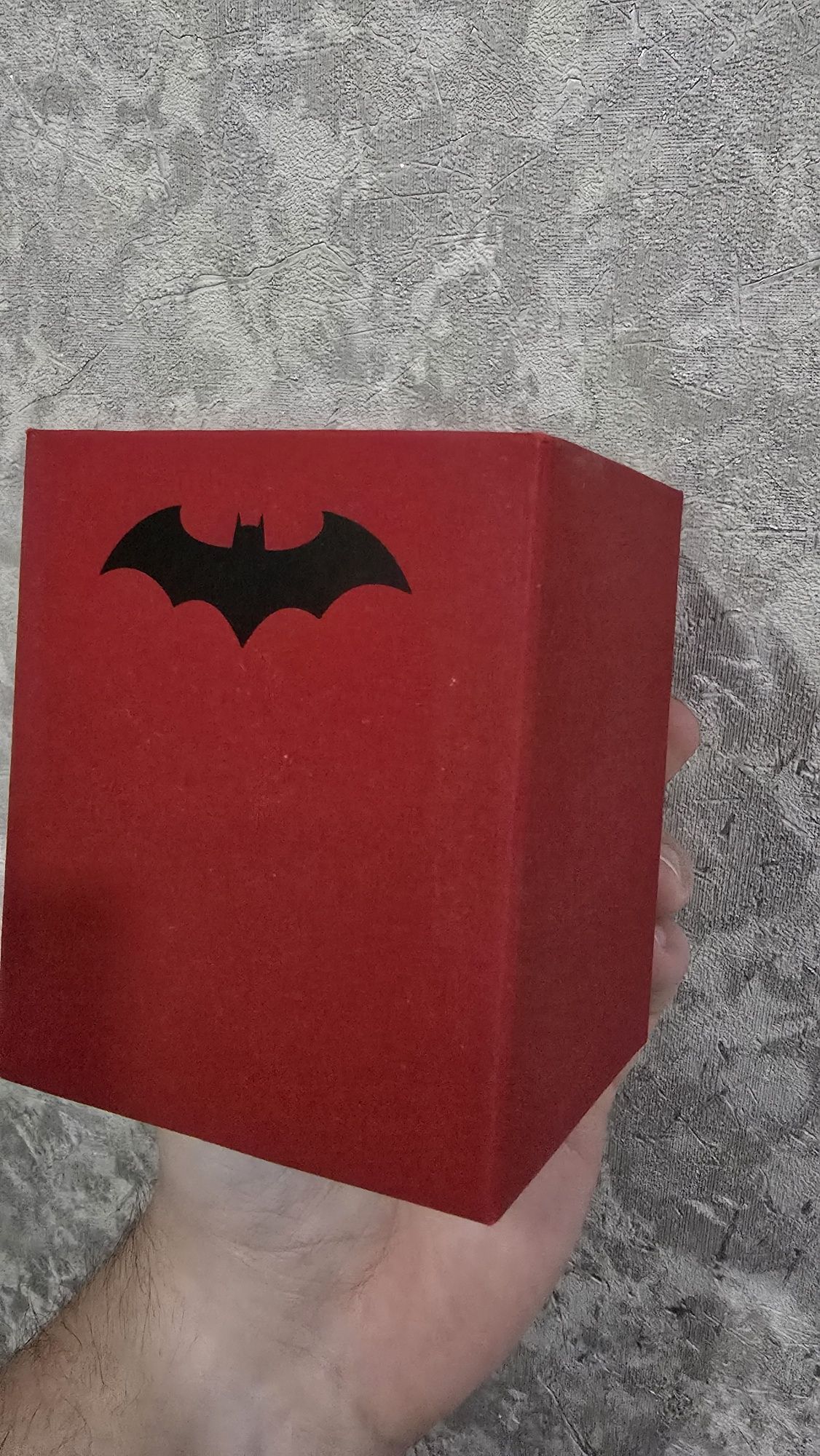 Часы Batman с Warner Bros world