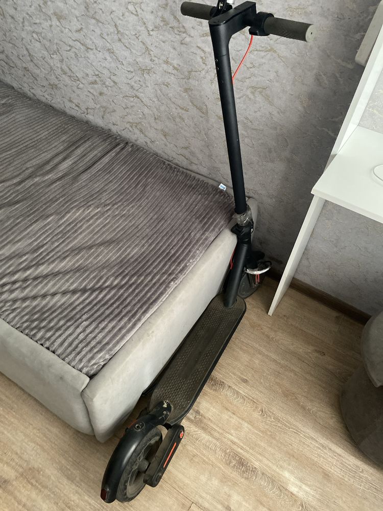 Продаю электросамокат