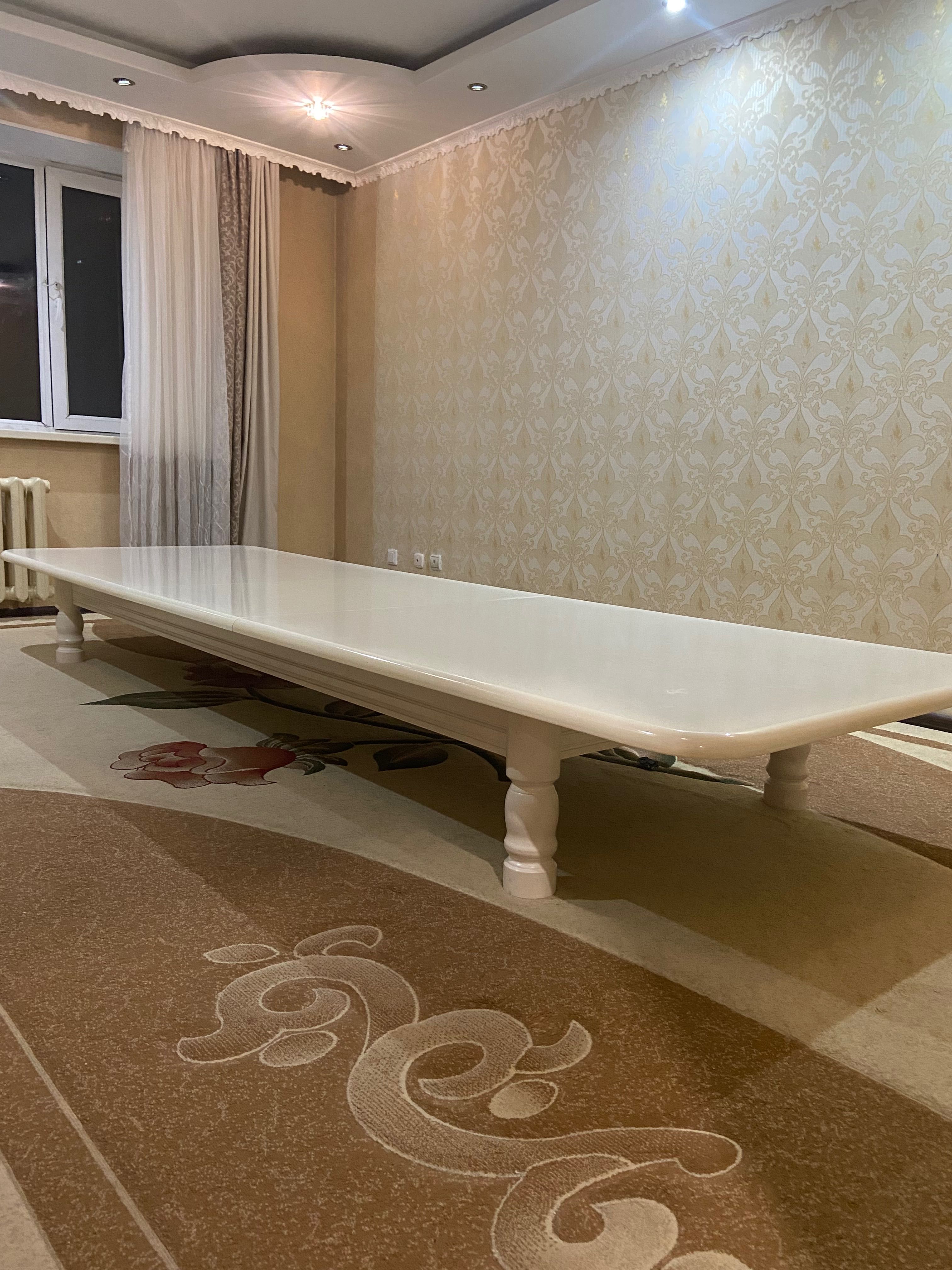 Стол для гостиной