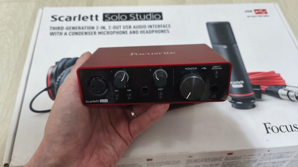 Домашняя студия, звуковая карта Focusrite Scarlett SOLO 3rdGen studio