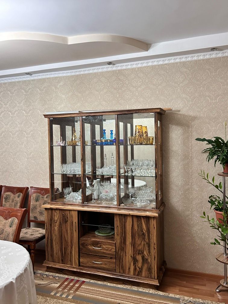Стенка и барная стойка в комплекте почти новая