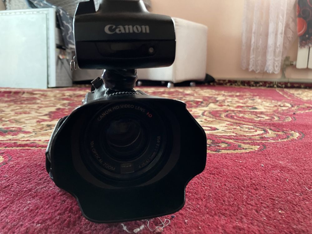 Canon xa 10 ….