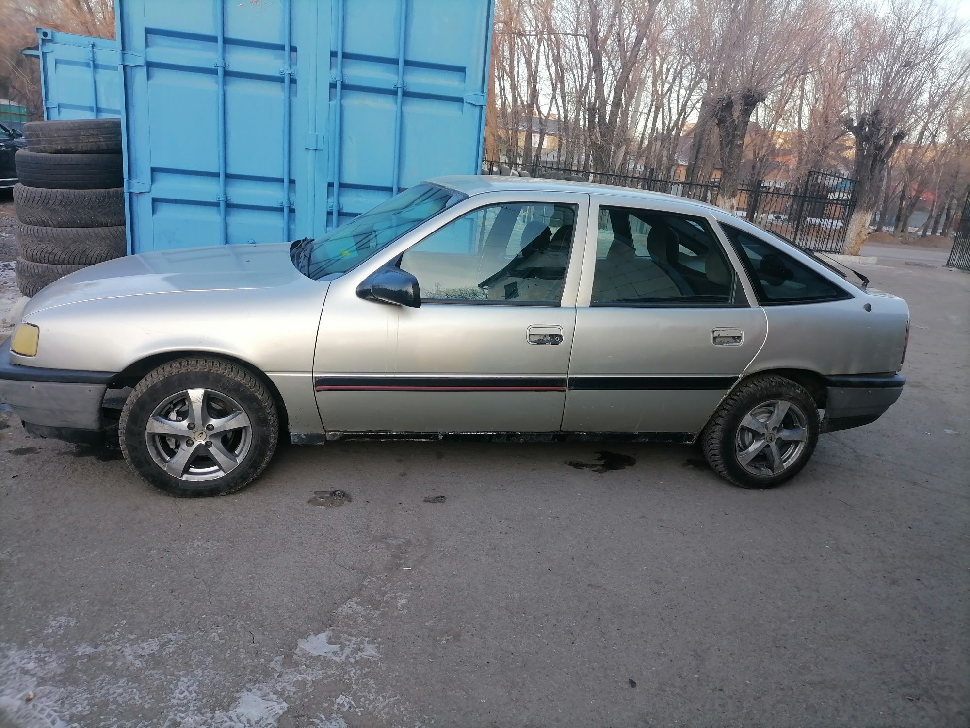 Продам опель вектра а 1.6 на запчасти