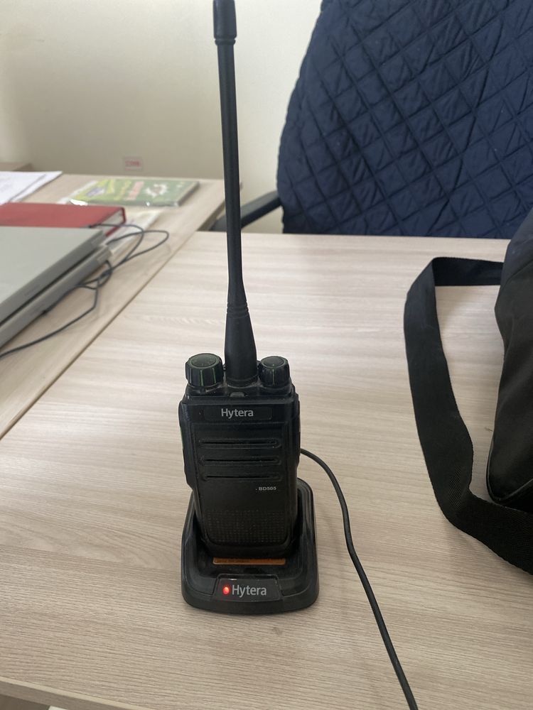 Рация Hytera BD505