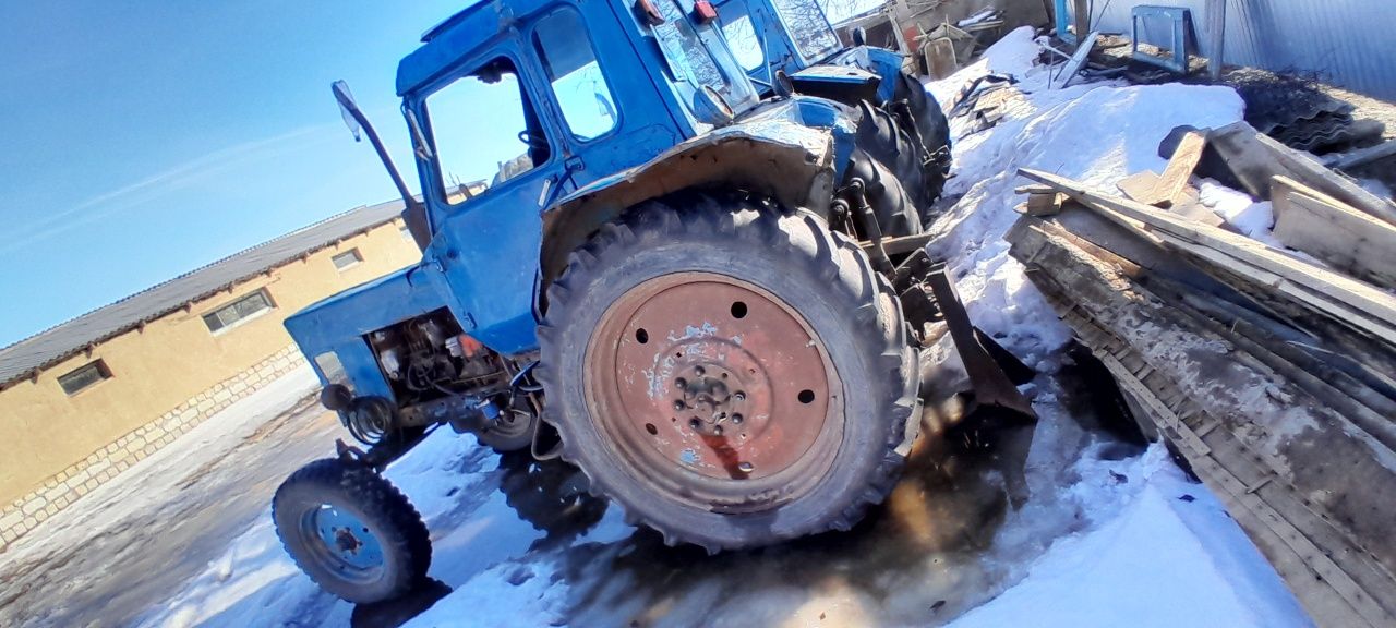 Трактор.  мтз-80