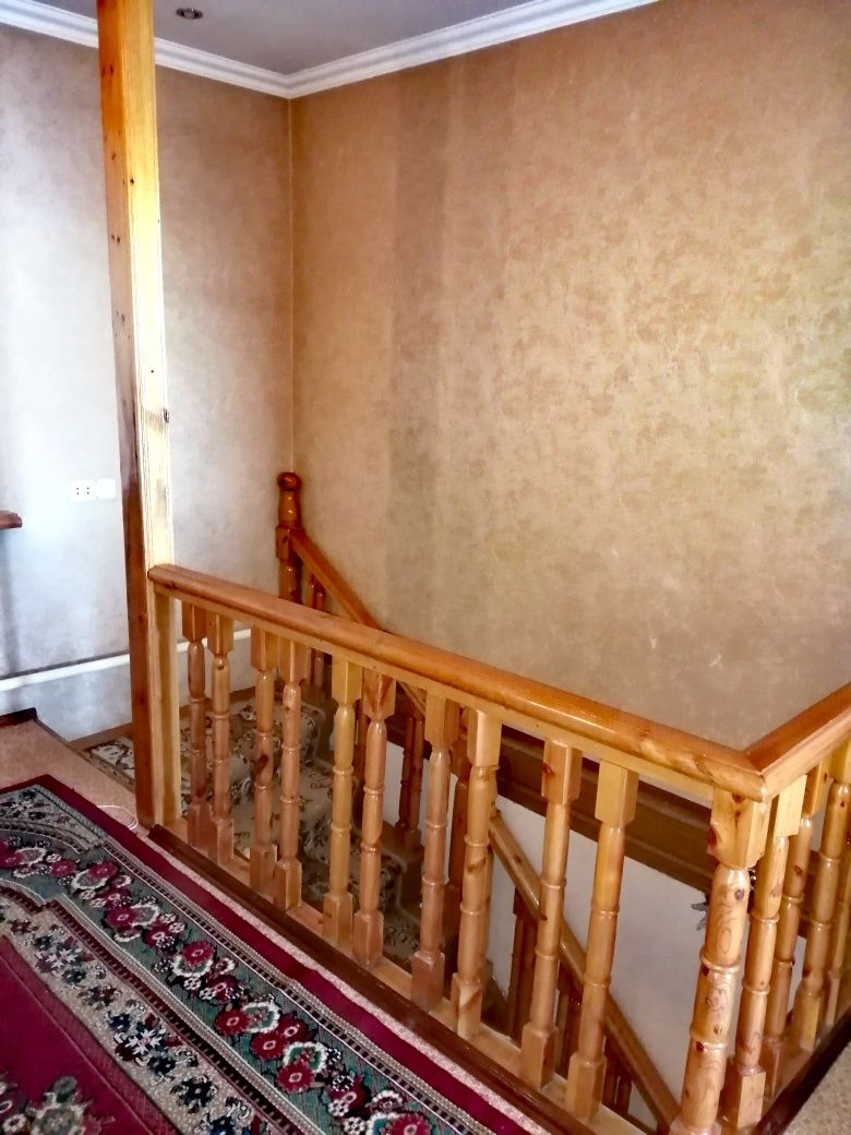 Продаю 3х уровневый,отдельностоящий 2х этажный дом с мансардой.
