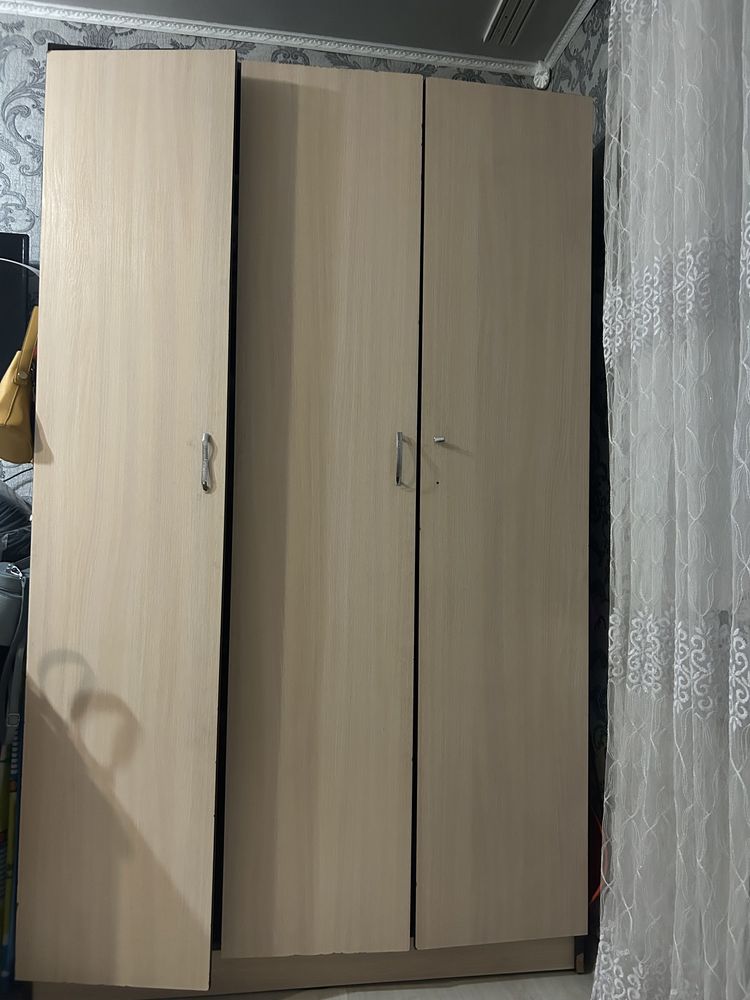 Продам шкаф для спальни