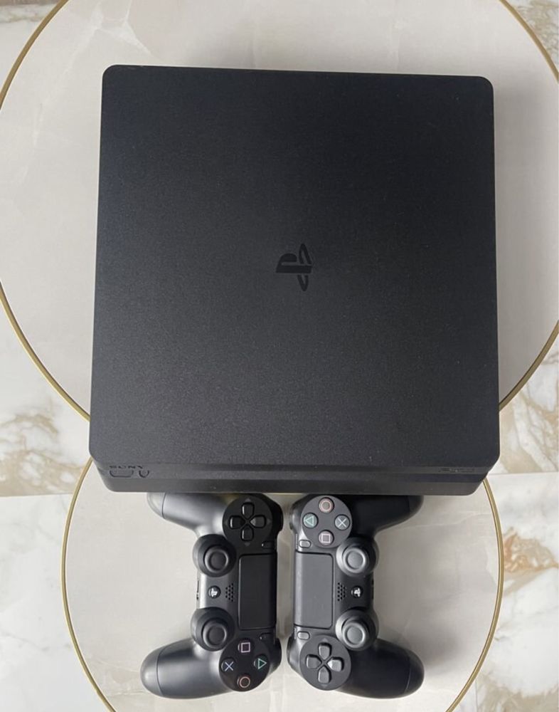 Sony PS4, 2 геймпада + UFC 3,4, FC 25, Battlefield V и 200+ игр