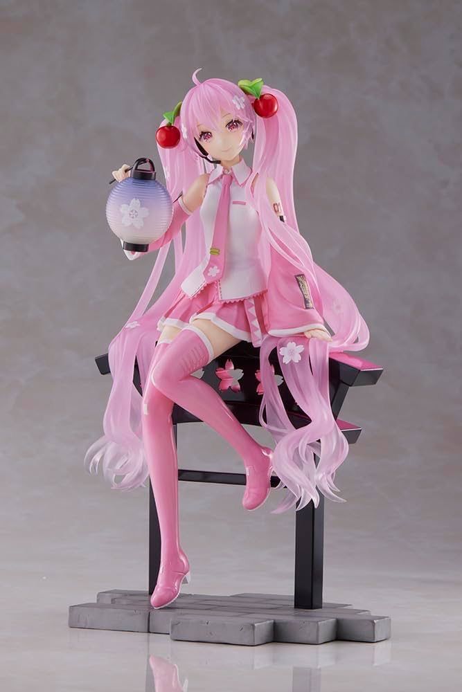Продаю коллекционную куклу Miku Sakura Lantern ver AMP+ Figure